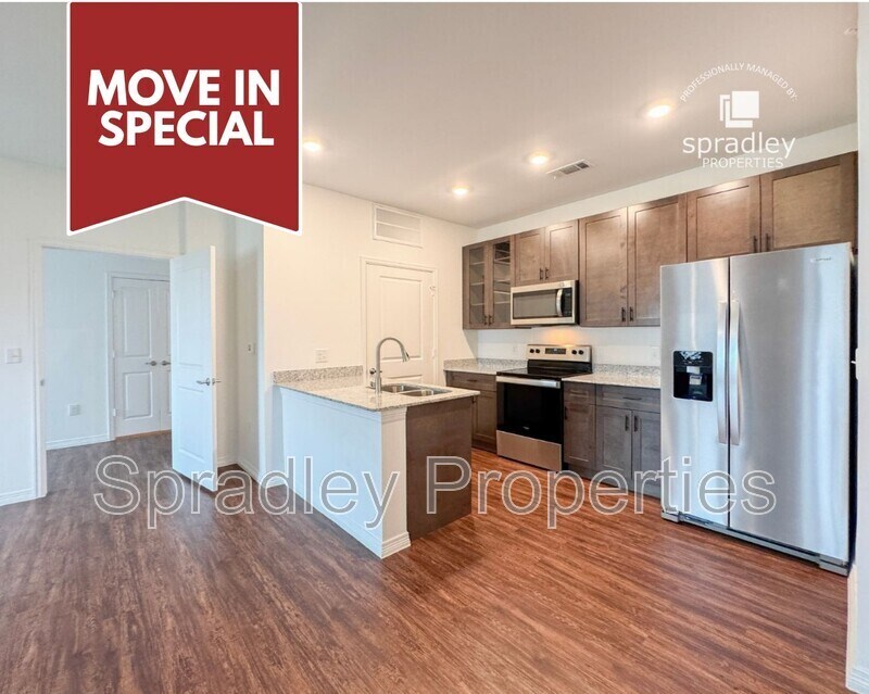 Foto principal - 1124 W Ave O