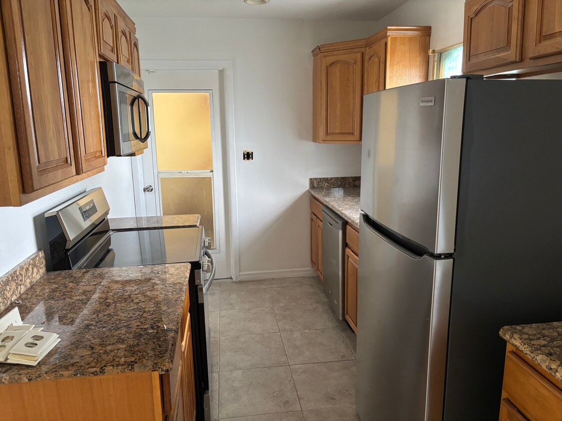 Foto del edificio - 5801 Cedar St NE