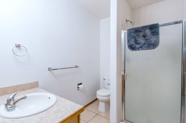 Master Bathroom - 103 Deangela dr