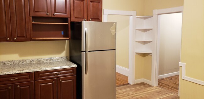 Dinning Room - 142 Wilder St
