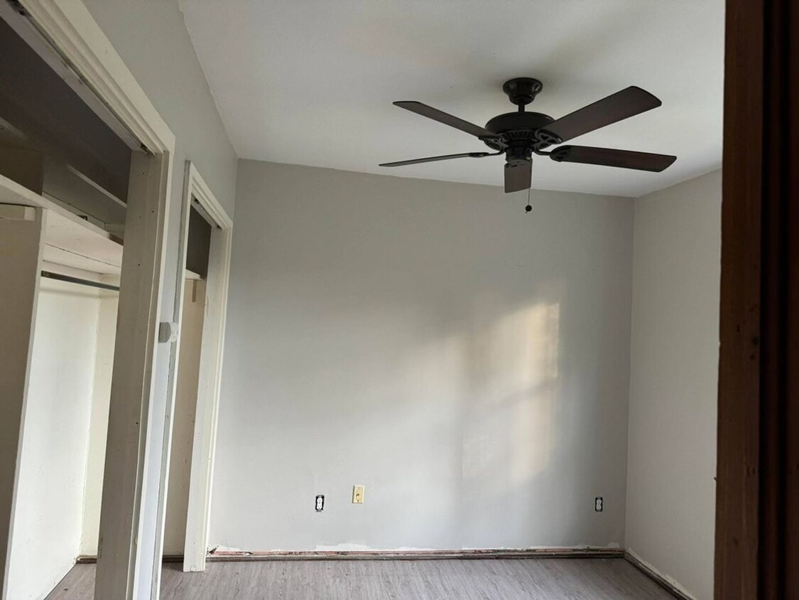 Foto del edificio - 1 bedroom/1 bathroom downstairs apartment