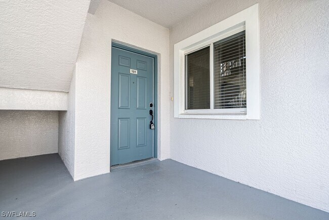 Foto del edificio - 7835 Regal Heron Cir