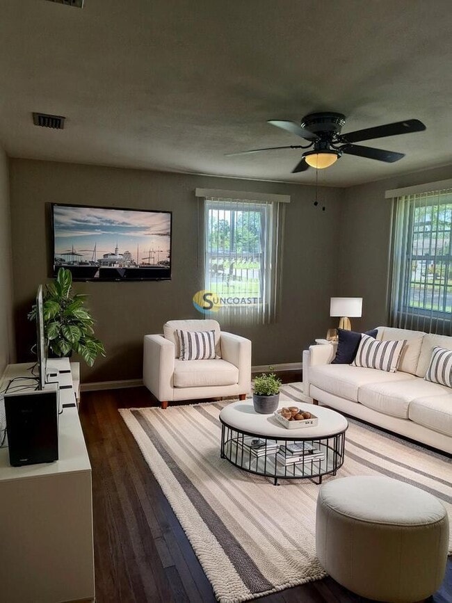 Foto del edificio - 6348 Cherry Laurel Dr