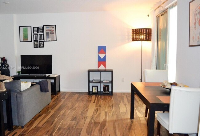 Foto del edificio - 1830 Radius Dr