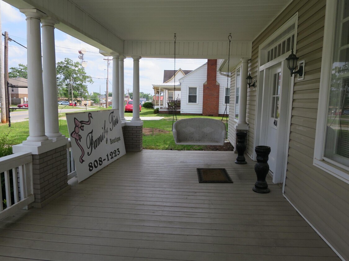 401 S Brundidge St Unit Main, Troy, AL 36081 Apartment for Rent in