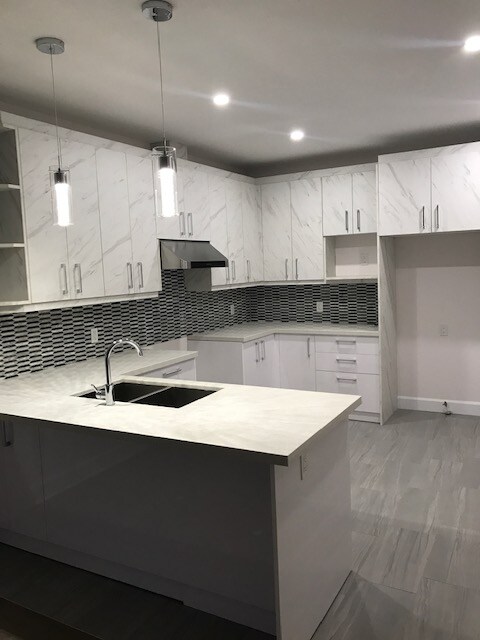 Building Photo - 2636 Sheffield Blvd