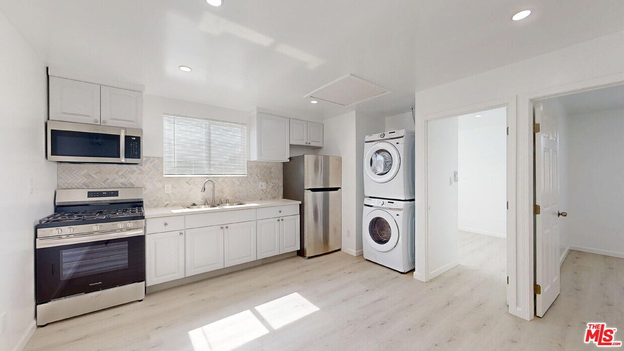 Foto principal - 10550 Collett Ave