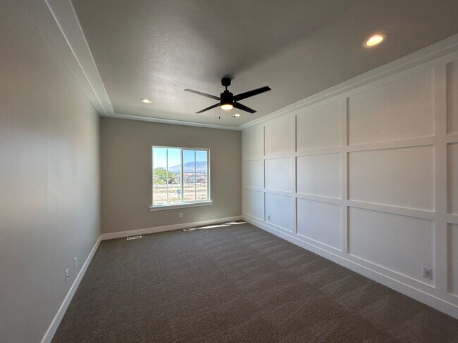 Building Photo - 4 Bedroom 3 Bathroom New Home in Lehi