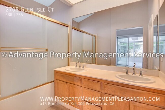 Foto del edificio - 2708 Glen Isle Ct