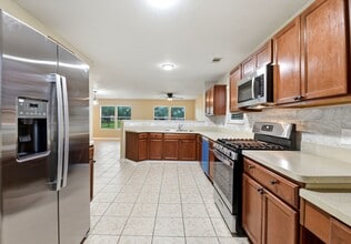 Building Photo - 1230 Grassy View Dr