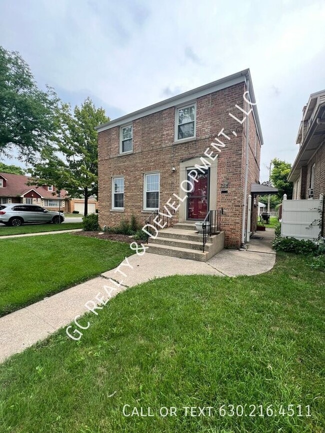 Building Photo - 735 Hull Ave