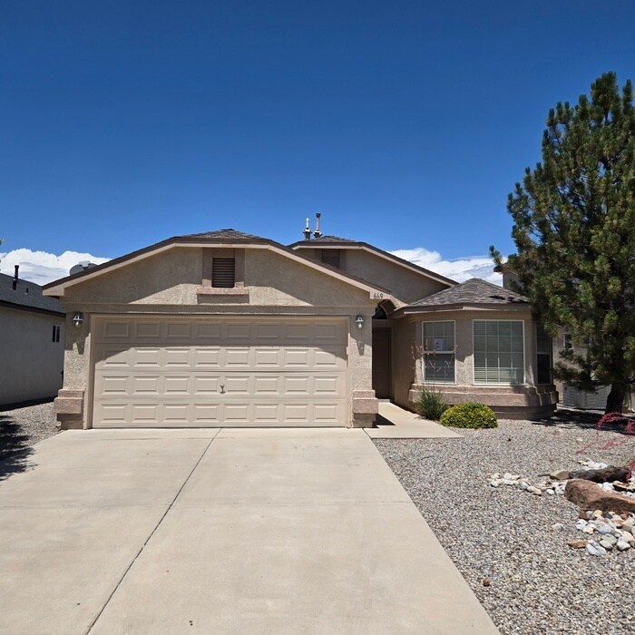 Foto principal - 669 Sunny Meadows Dr