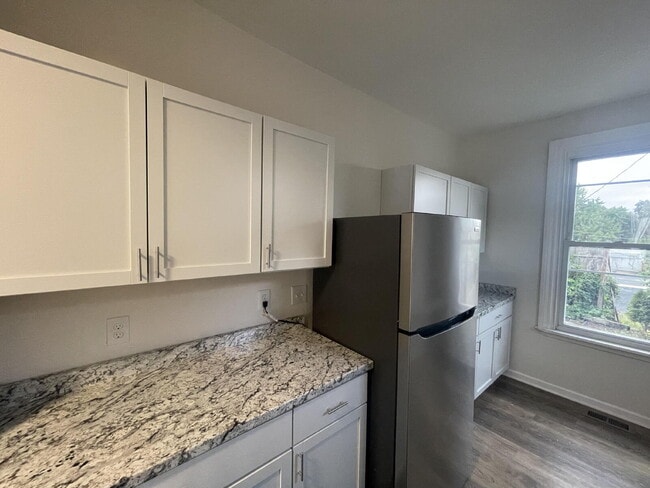 Foto del edificio - 2350 Logan St