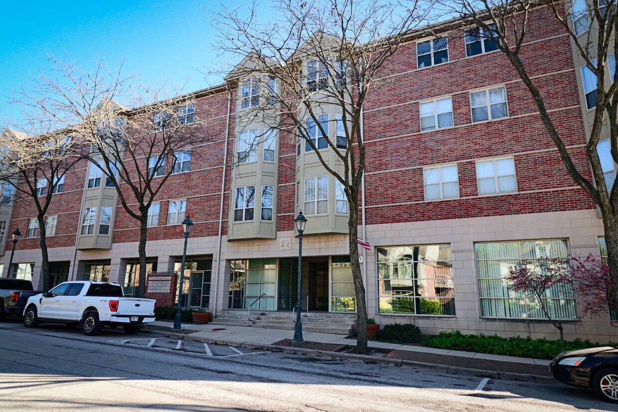 57 E Hattendorf Ave, Roselle, IL 60172 House Rental in Roselle, IL