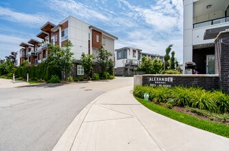 Building Photo - 20834 80 Av