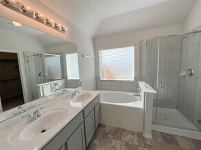 Building Photo - 3210 Aster Mdw Wy