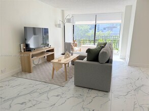 Building Photo - 16909 N Bay Rd