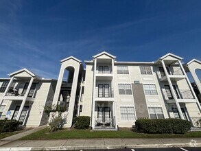 Building Photo - 2550 N Alafaya Trail