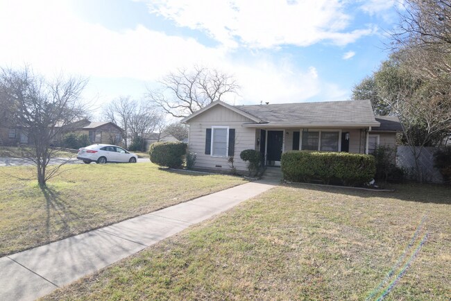 Building Photo - 1420 S 7th St