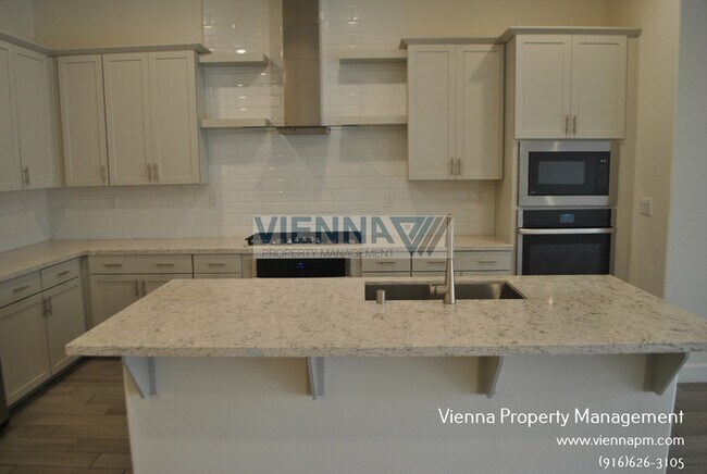 Foto del edificio - 2128 Somers St