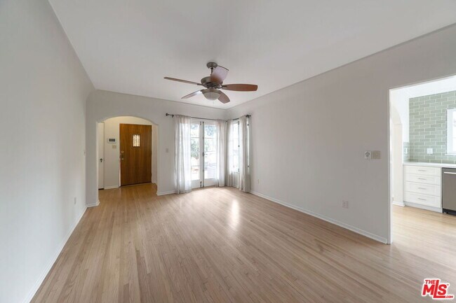 Building Photo - 1349 Meadowbrook Ave