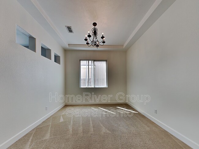 Building Photo - 1650 Charm Way