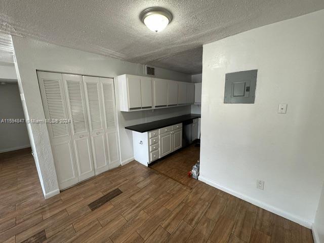 Building Photo - 1201 SW 52nd Ave