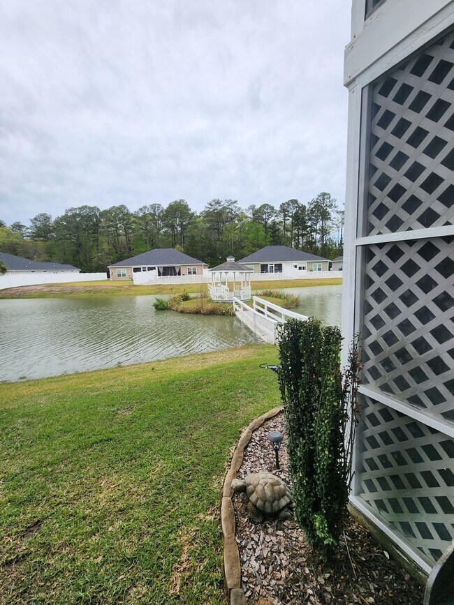 Foto del edificio - Oakdale Terrance Condo Water Front!!!