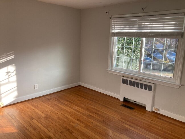 Building Photo - Meadowbrook