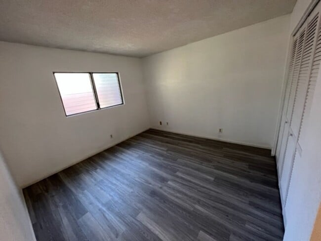 Photo - Upgraded Spacious 2 Bedrooms, 2 Full Bath ... House