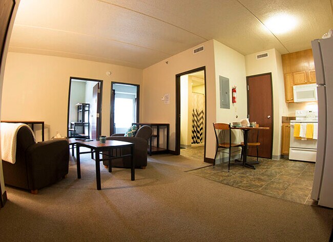 Building Photo - 500 Club Apts