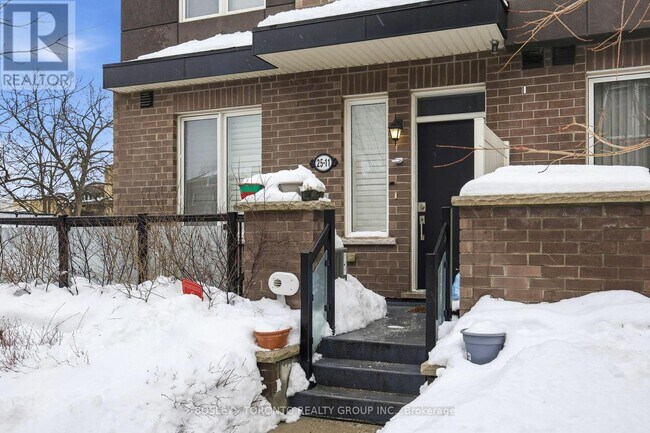 Photo du bâtiment - 25 Heron Park Pl