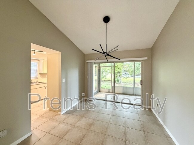 Building Photo - 102 Steeplechase Ln