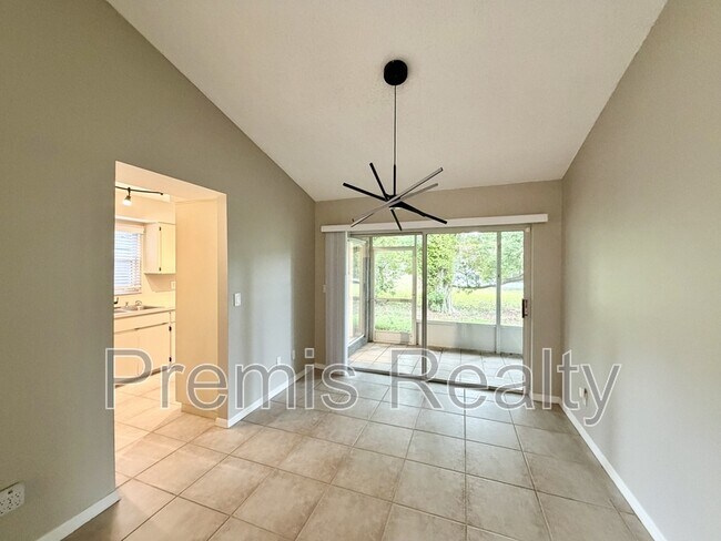 Foto del edificio - 102 Steeplechase Ln