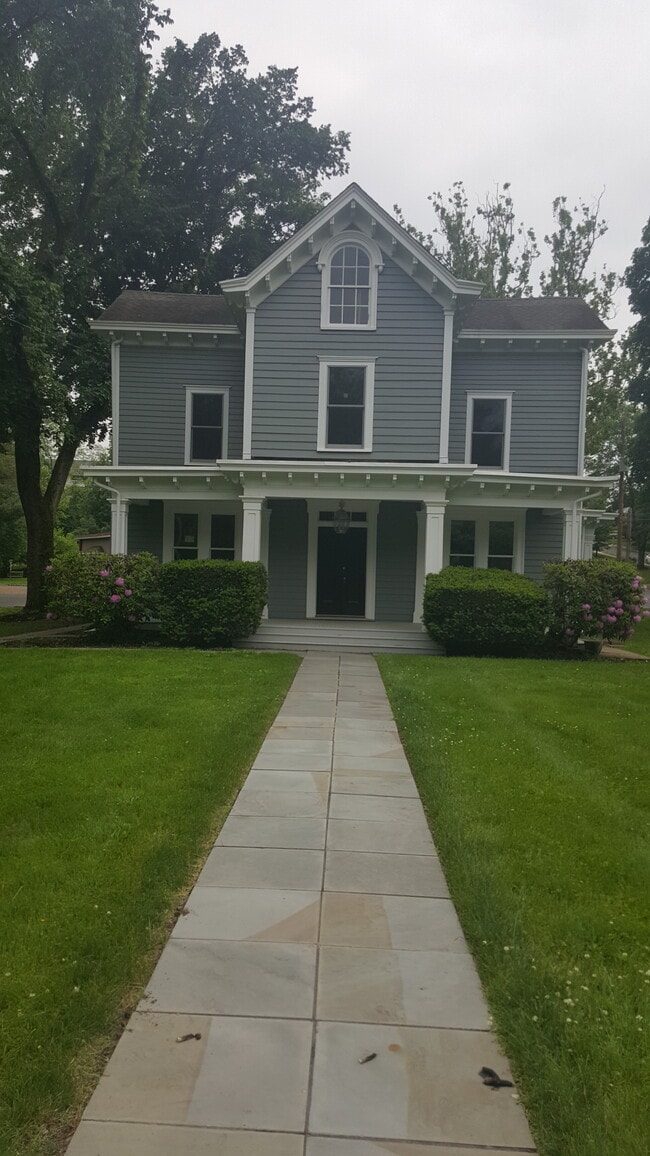 Building Photo - 31 W Afton Ave
