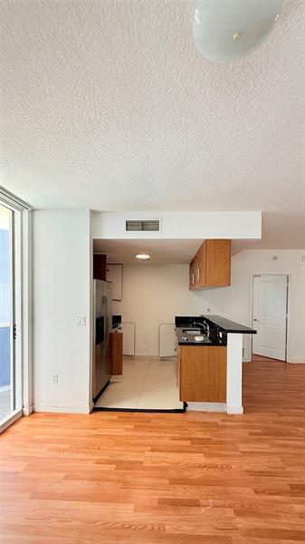 Foto del edificio - 601 NE 23rd St