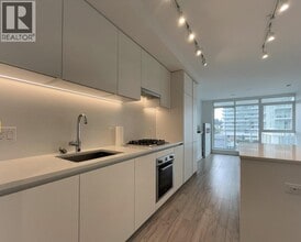 Building Photo - 652 Whiting Way