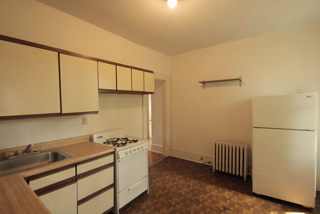 Building Photo - 311 Pennwood Ave