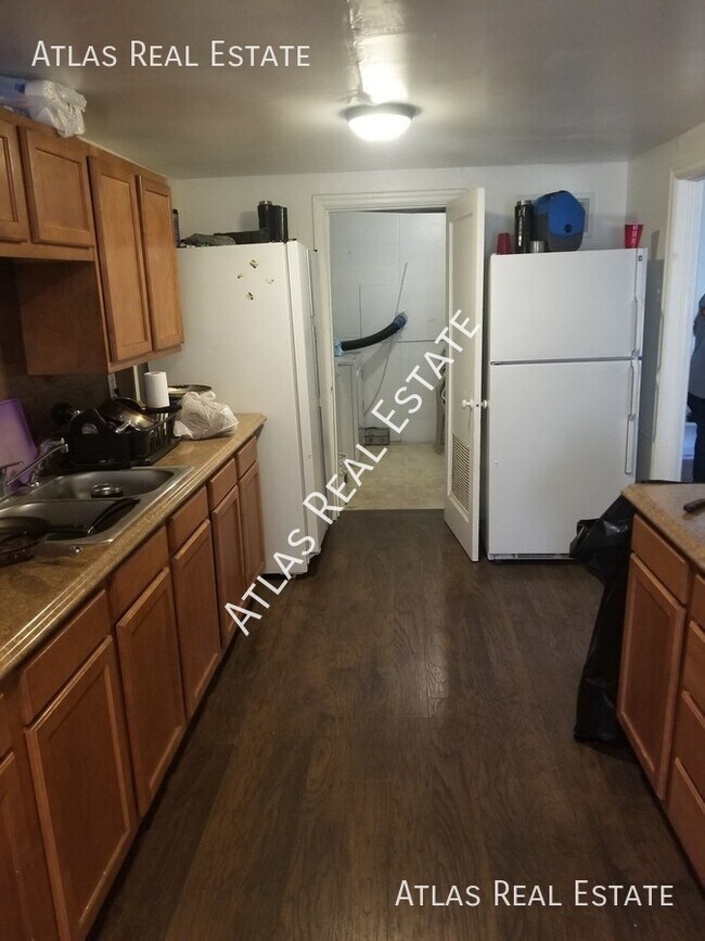Building Photo - Wonderful 2 Story 2-Bedroom Unit -Availabl...