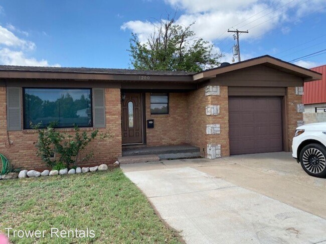 Building Photo - 3 br, 2 bath House - 1200 E. 52nd