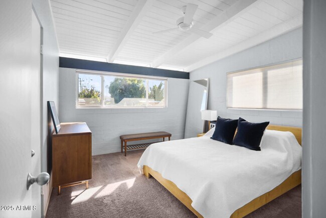 Foto del edificio - 1504 E Rancho Dr