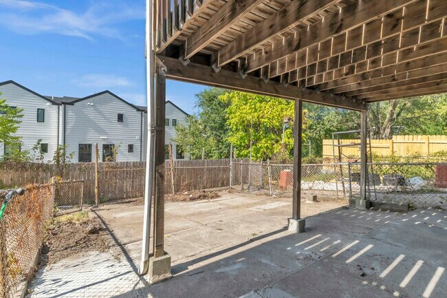 Foto del edificio - 5311 Wickliff St