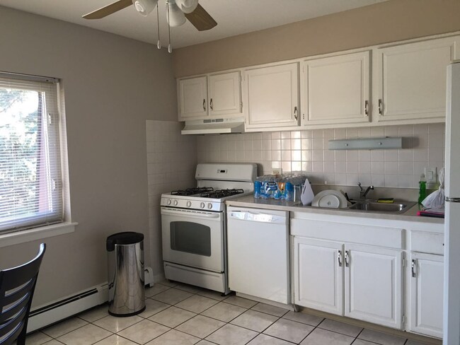 Foto del edificio - 1223 Woodbury Ln