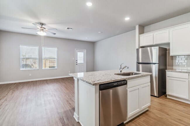 Foto del edificio - Brand New 3/2.5 Townhome