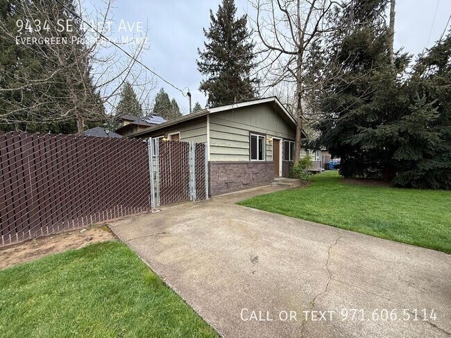 Building Photo - 9434 SE 41st Ave