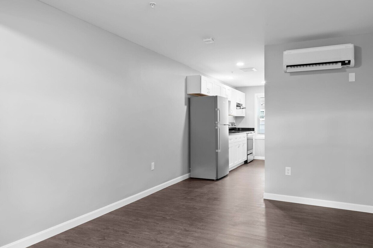 10 Monarch Way Unit 102, Portsmouth, NH 03801 Room for Rent in