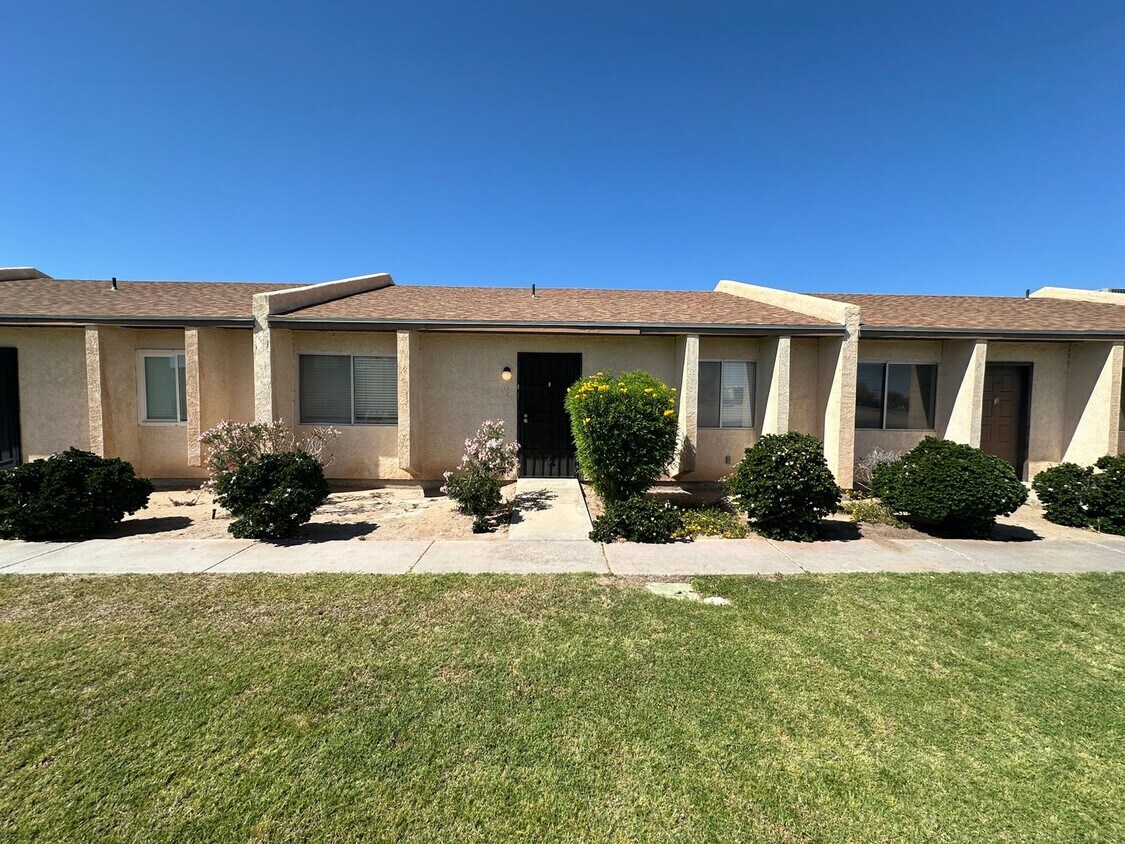 Primary Photo - Cute 2 bedroom 2 bathroom Condo!