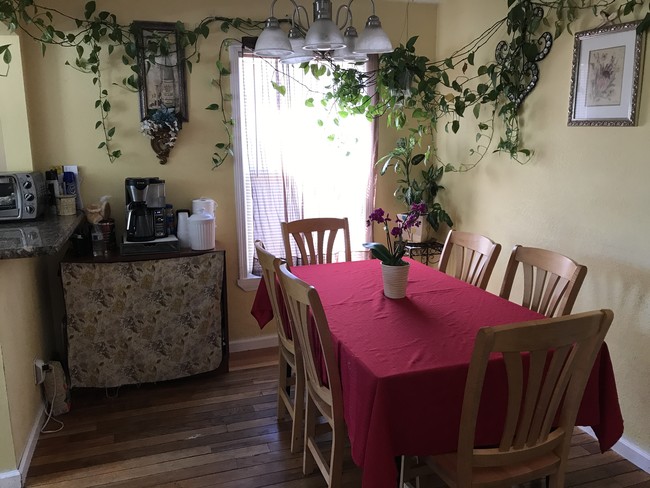 Main House Dining Area - 8001 Church St