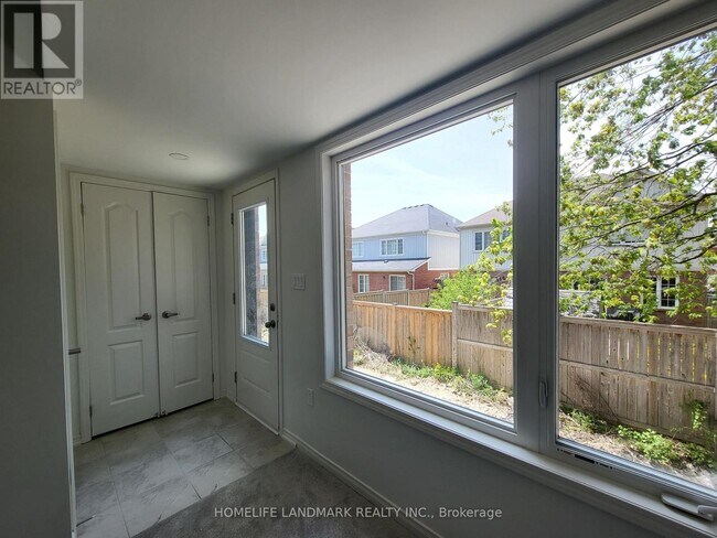 Photo du bâtiment - 1436 Coral Spgs Path