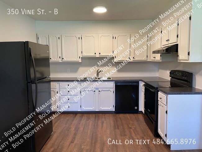 Building Photo - 350 Vine St